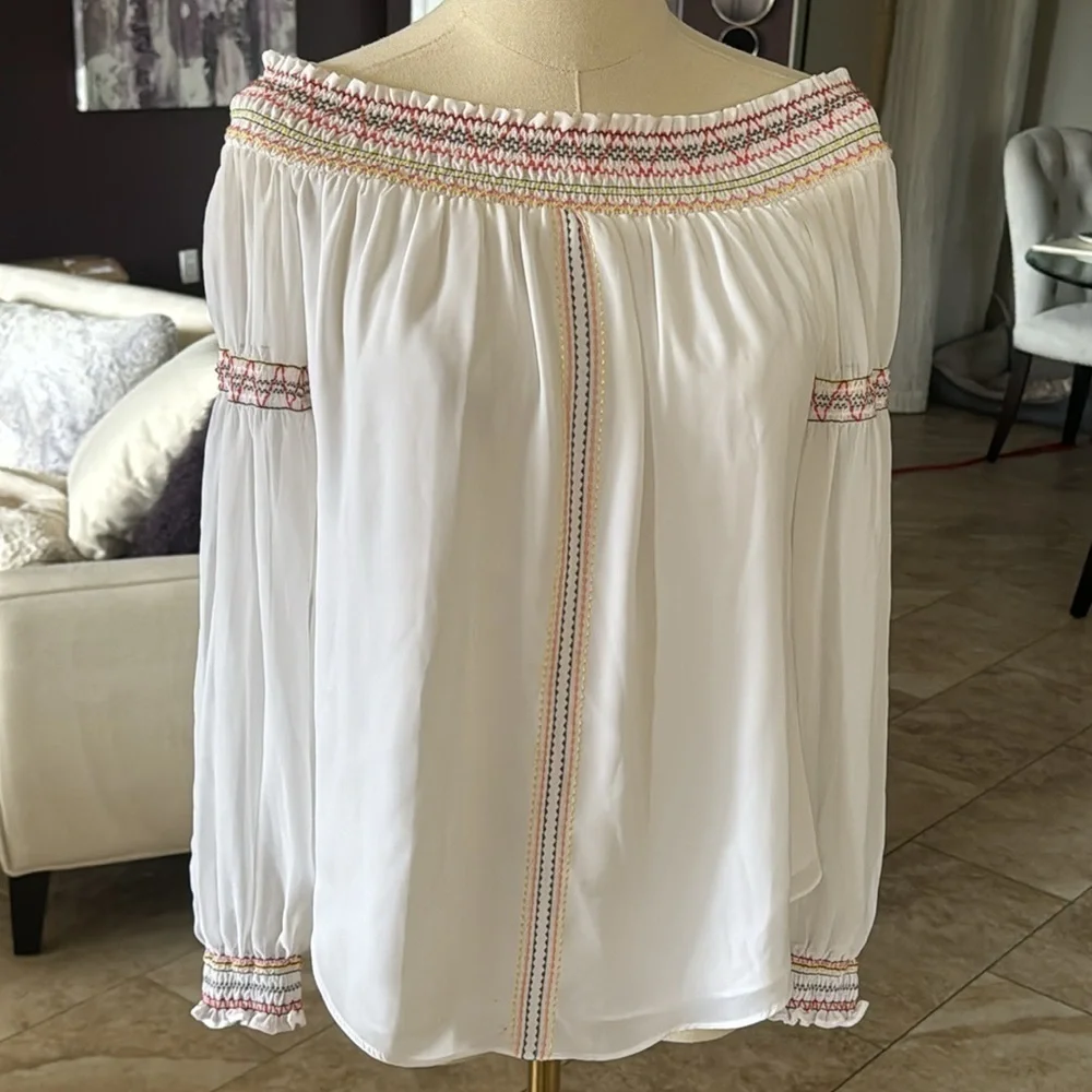 WHITE HOUSE BLACK MARKET‎ OFF SHOULDER BLOUSE